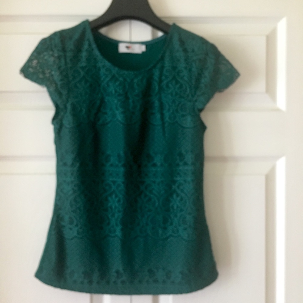 TEMT Women’s Top with embroidery. Sz: S